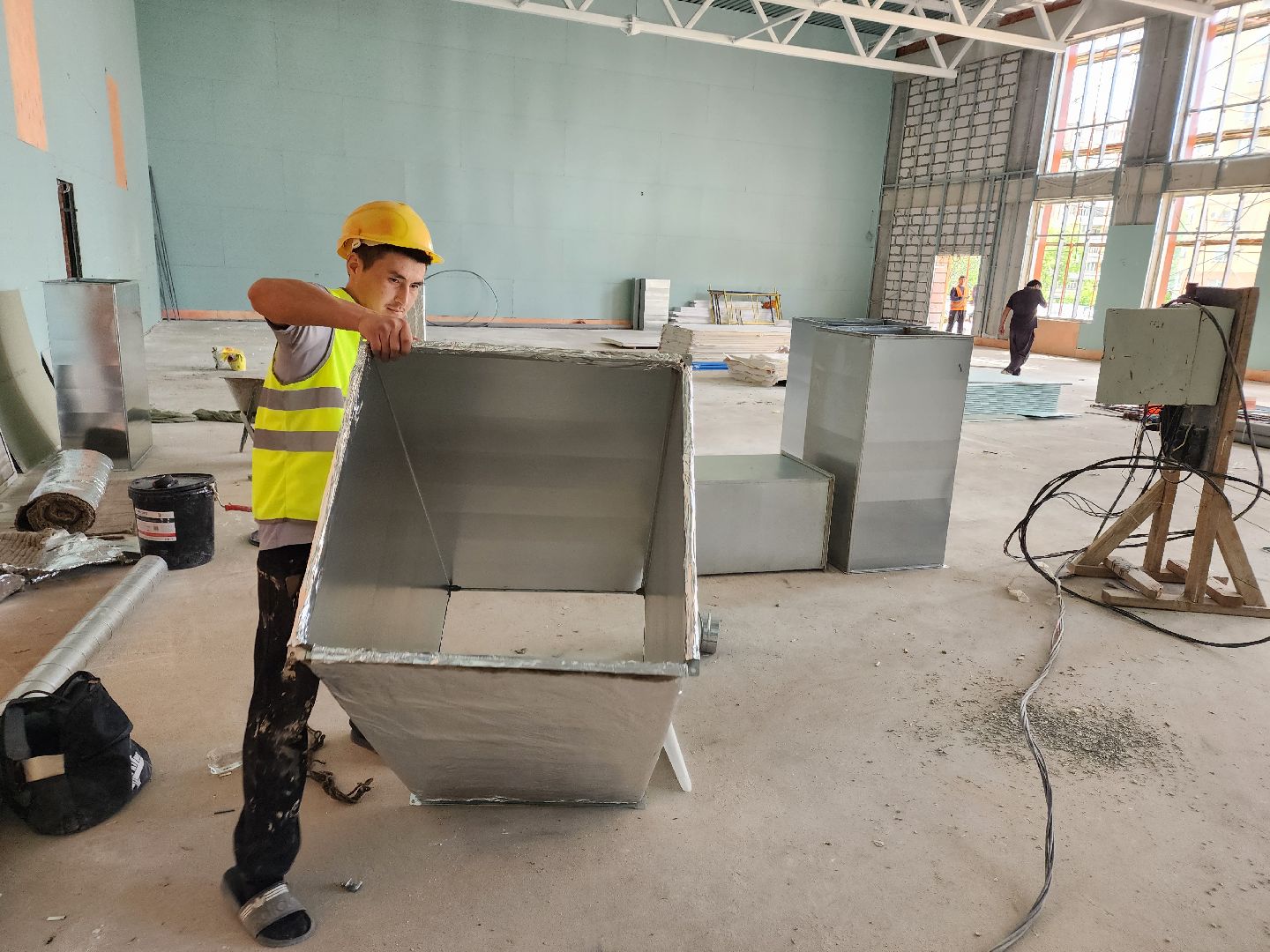 чехов, улица лопасненская, школа 3, пристройка к школе, строительство, реконструкция, спортивный зал, актовый зал, внутренняя отделка, система вентиляции, витражи, оконные блоки, воздуховоды,