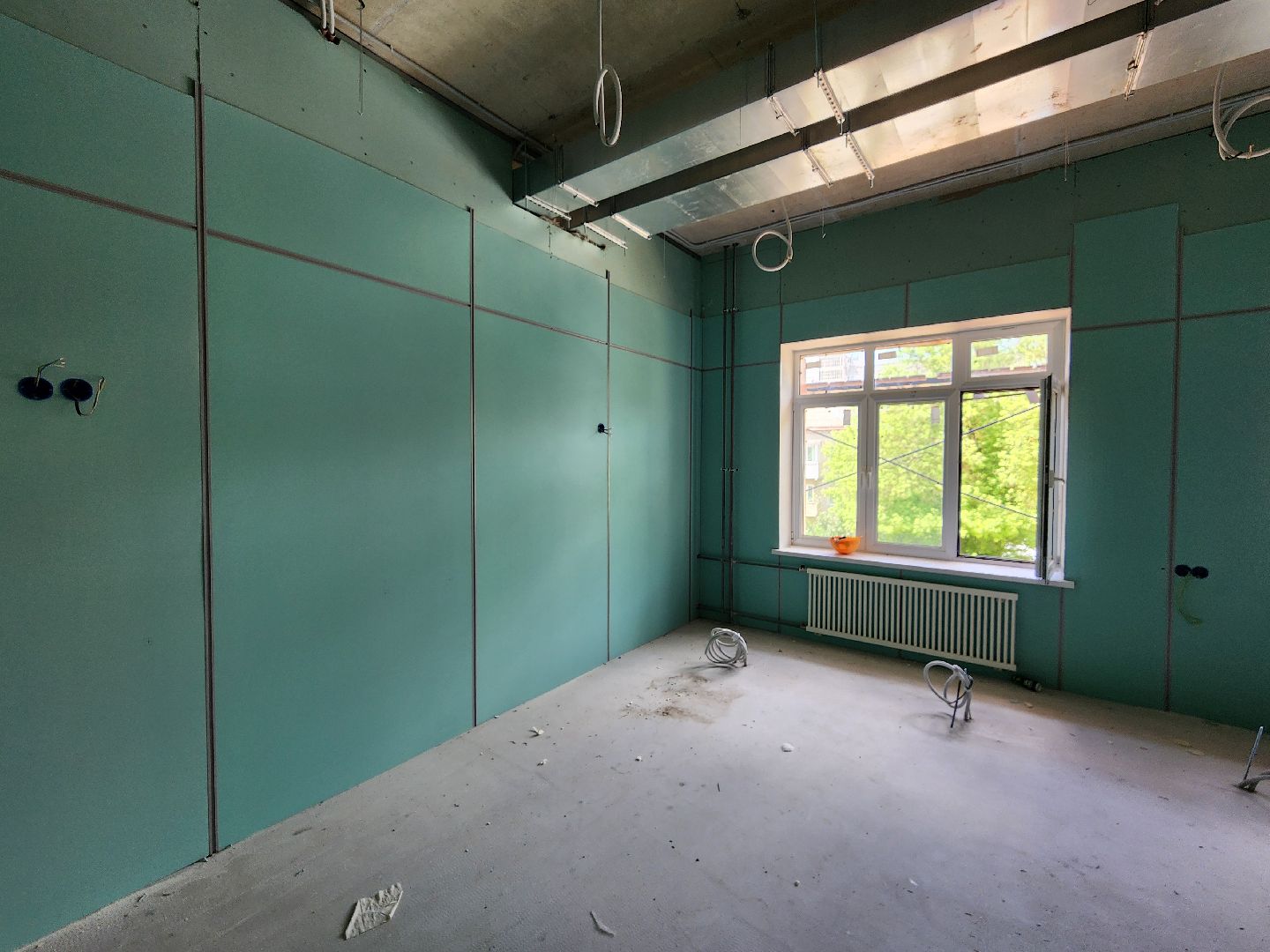 чехов, улица лопасненская, школа 3, пристройка к школе, строительство, реконструкция, спортивный зал, актовый зал, внутренняя отделка, система вентиляции, витражи, оконные блоки, воздуховоды,