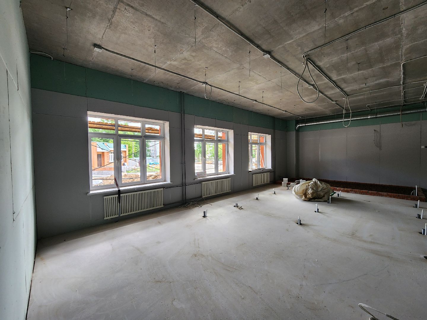 чехов, улица лопасненская, школа 3, пристройка к школе, строительство, реконструкция, спортивный зал, актовый зал, внутренняя отделка, система вентиляции, витражи, оконные блоки, воздуховоды,