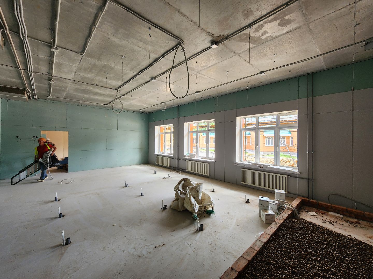 чехов, улица лопасненская, школа 3, пристройка к школе, строительство, реконструкция, спортивный зал, актовый зал, внутренняя отделка, система вентиляции, витражи, оконные блоки, воздуховоды,