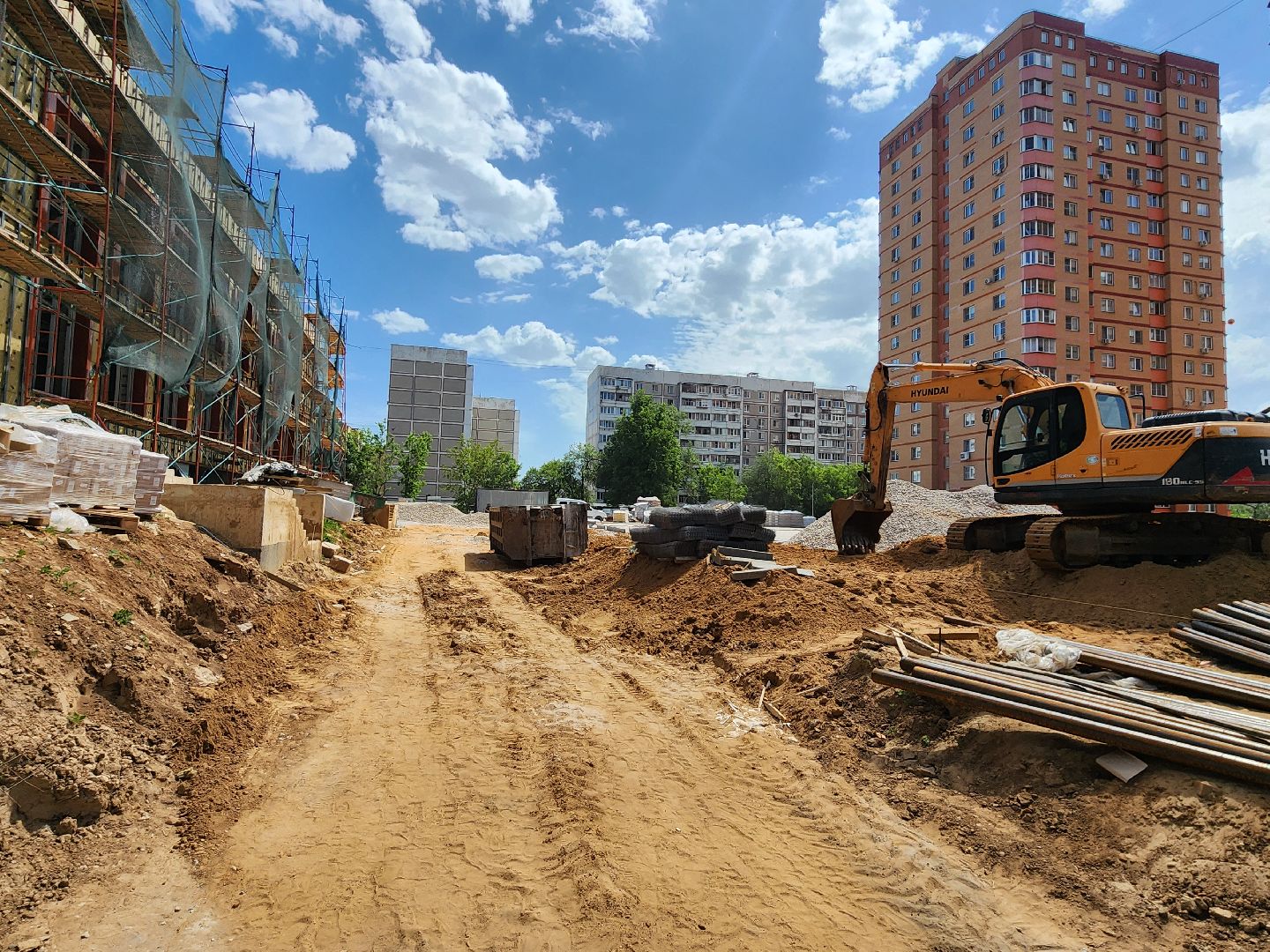 чехов, улица лопасненская, школа 3, пристройка к школе, строительство, реконструкция, спортивный зал, актовый зал, внутренняя отделка, система вентиляции, витражи, оконные блоки, воздуховоды,