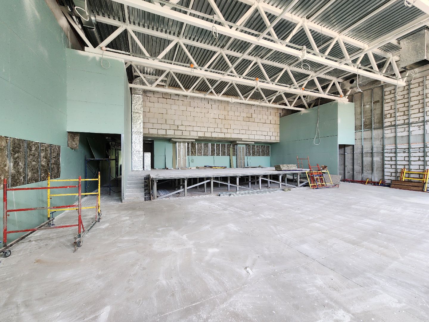 чехов, улица лопасненская, школа 3, пристройка к школе, строительство, реконструкция, спортивный зал, актовый зал, внутренняя отделка, система вентиляции, витражи, оконные блоки, воздуховоды,