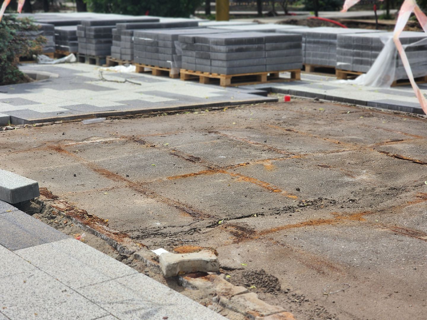 королёв, незаконные торговые точки, сквер у проходной ркк энергия,