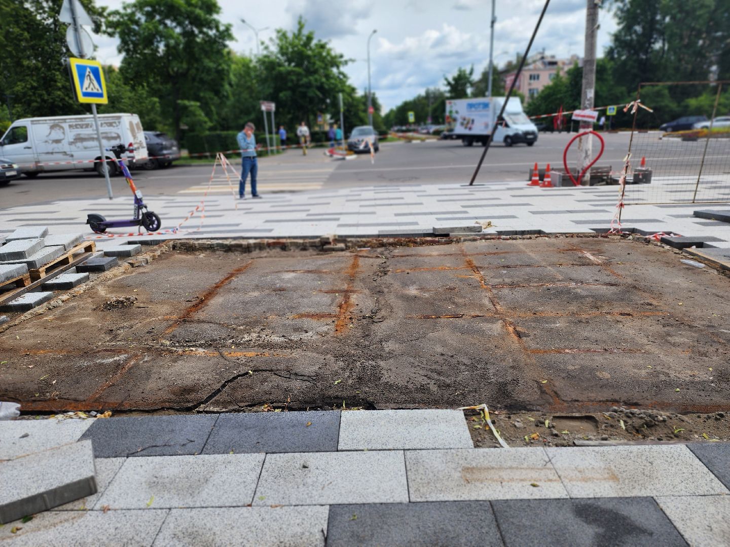 королёв, незаконные торговые точки, сквер у проходной ркк энергия,
