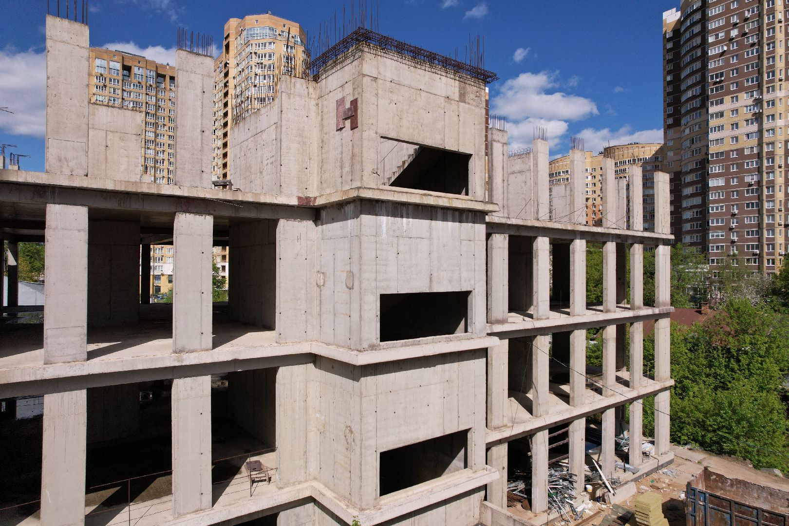 видео с коптера, школа в ЖК Золотые ворота, школа долгострой в королеве,