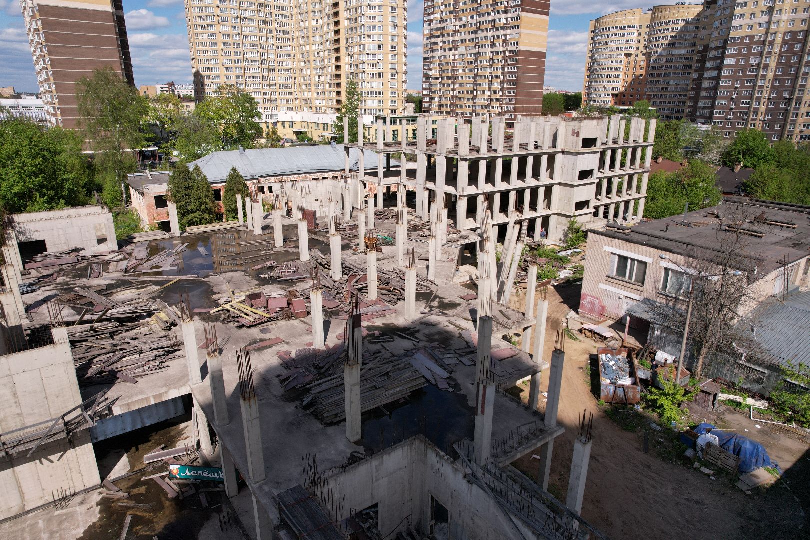 видео с коптера, школа в ЖК Золотые ворота, школа долгострой в королеве,