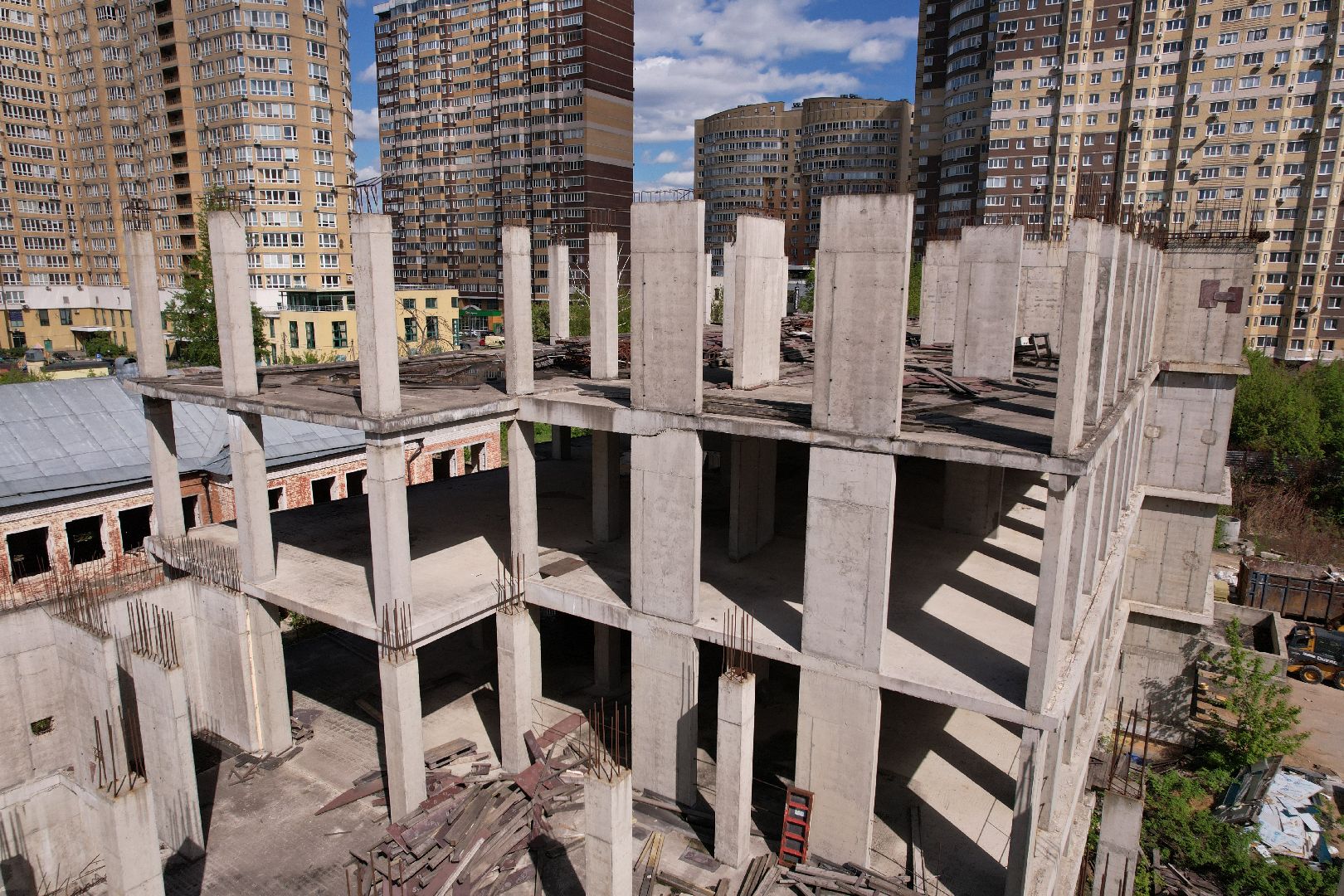 видео с коптера, школа в ЖК Золотые ворота, школа долгострой в королеве,