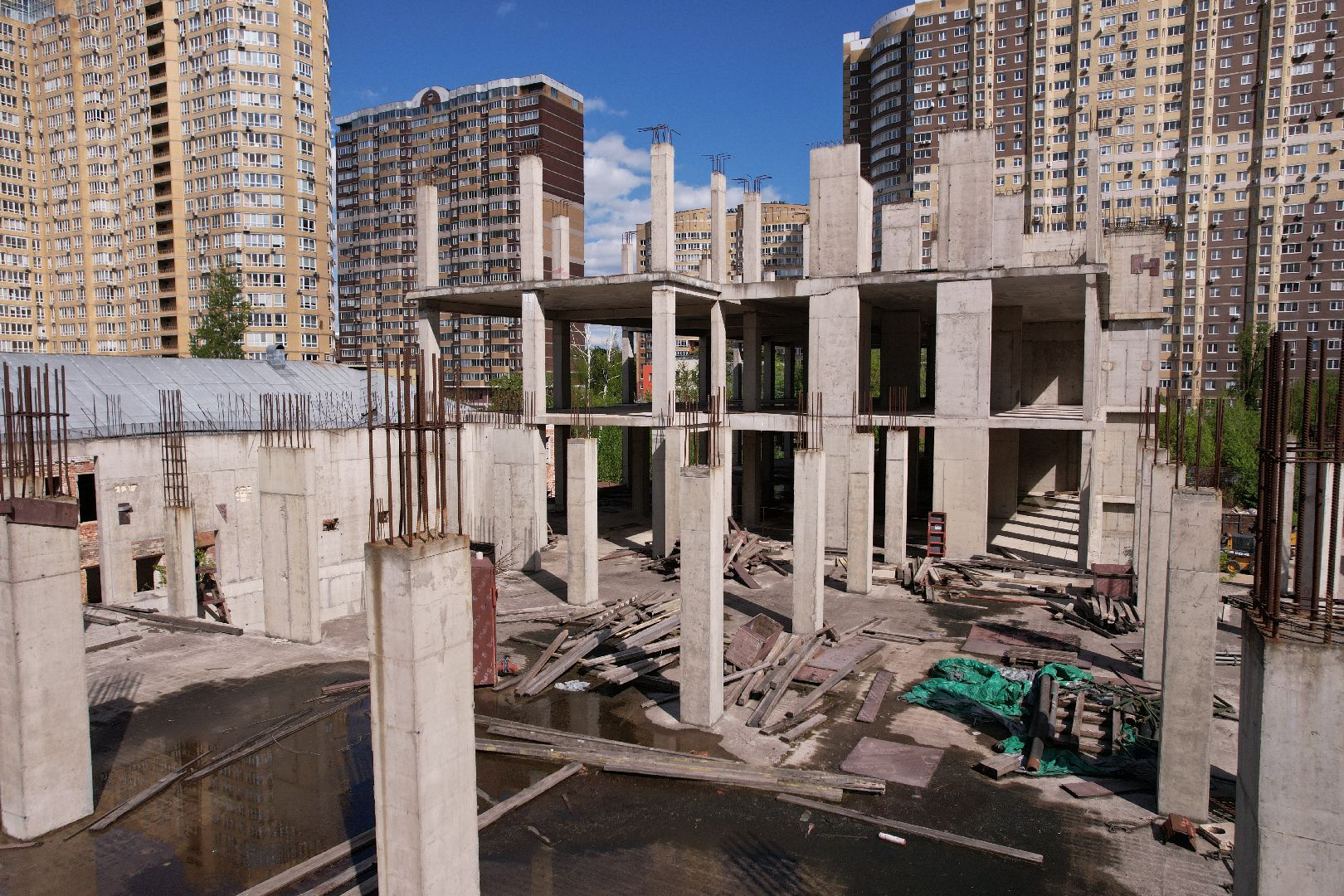 видео с коптера, школа в ЖК Золотые ворота, школа долгострой в королеве,