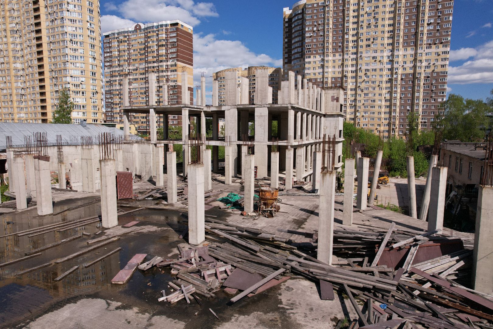 видео с коптера, школа в ЖК Золотые ворота, школа долгострой в королеве,