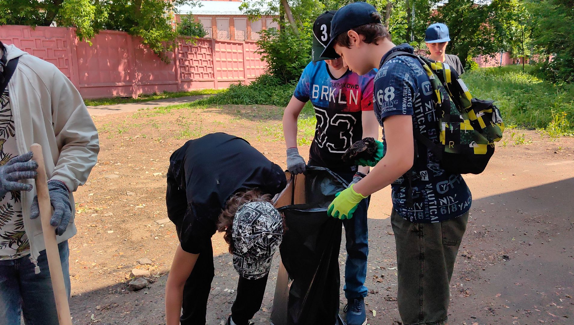 трудовое лето, подростки, школьники, инвентарь, благоустройство,