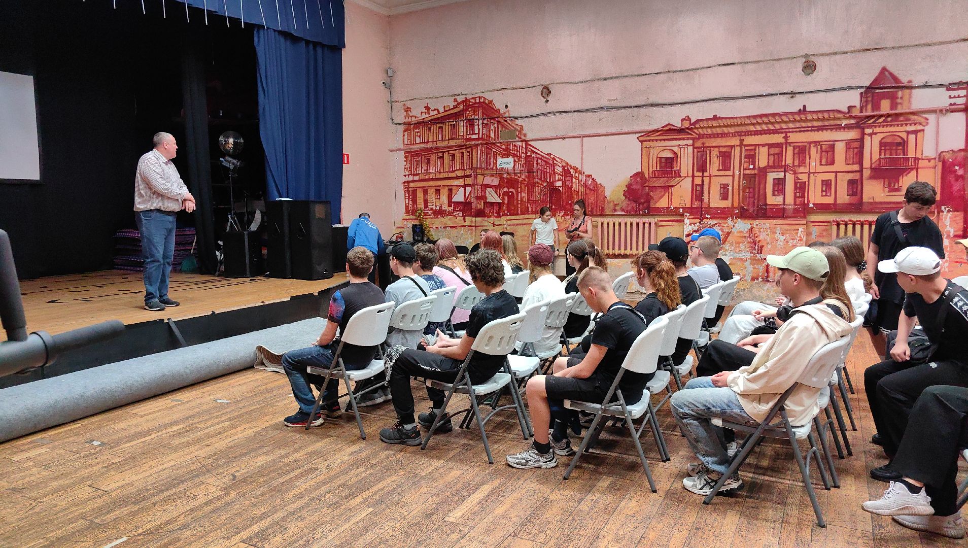 трудовое лето, подростки, школьники, инвентарь, благоустройство,