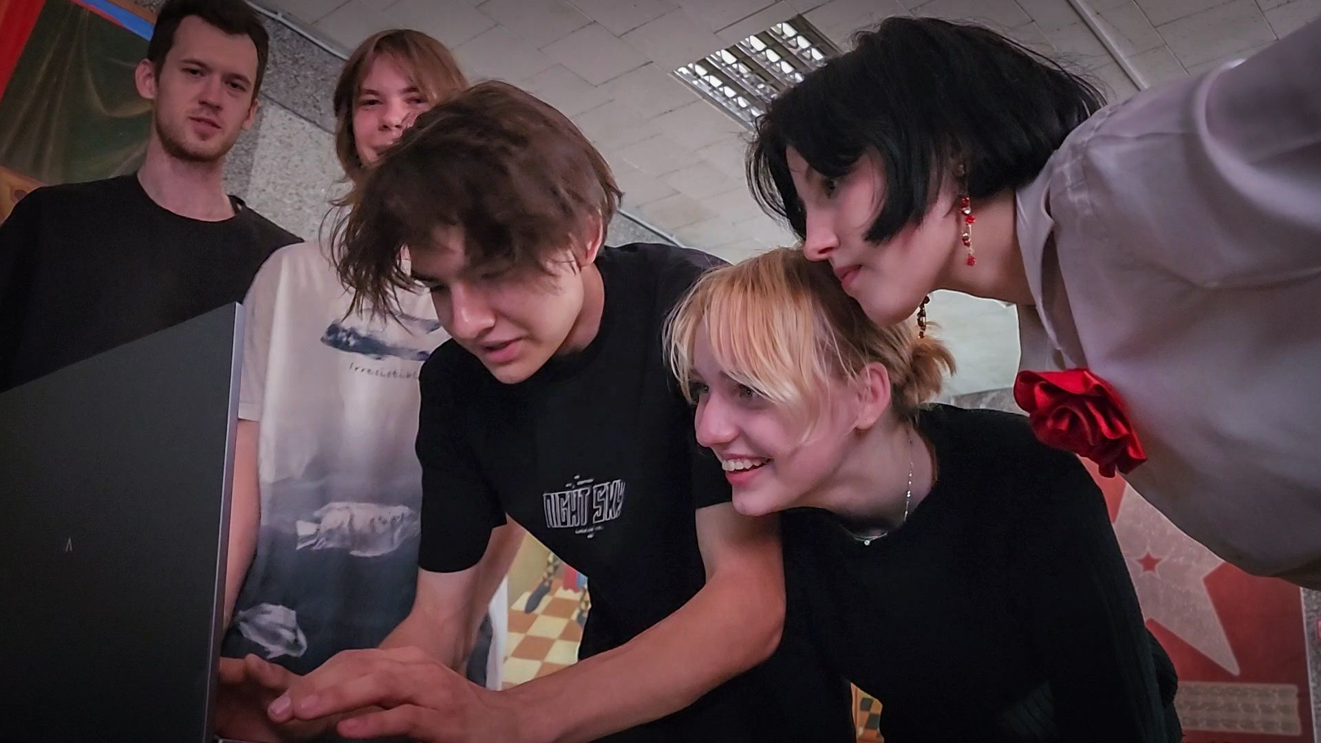 бронницы , улетные каникулы для подростков , летний лагерь в бронницах , молодежный центр Алиби ,