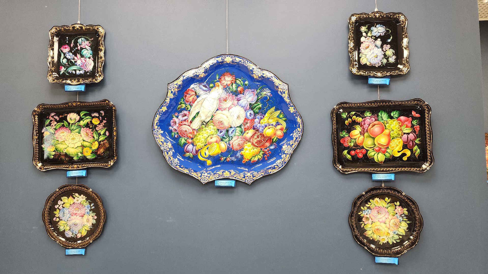 библиотека, день россии, художественная выставка, жостово, городецкая роспись, живопись, графика, картины маслом, художница,образ россии моей,вертикалки,