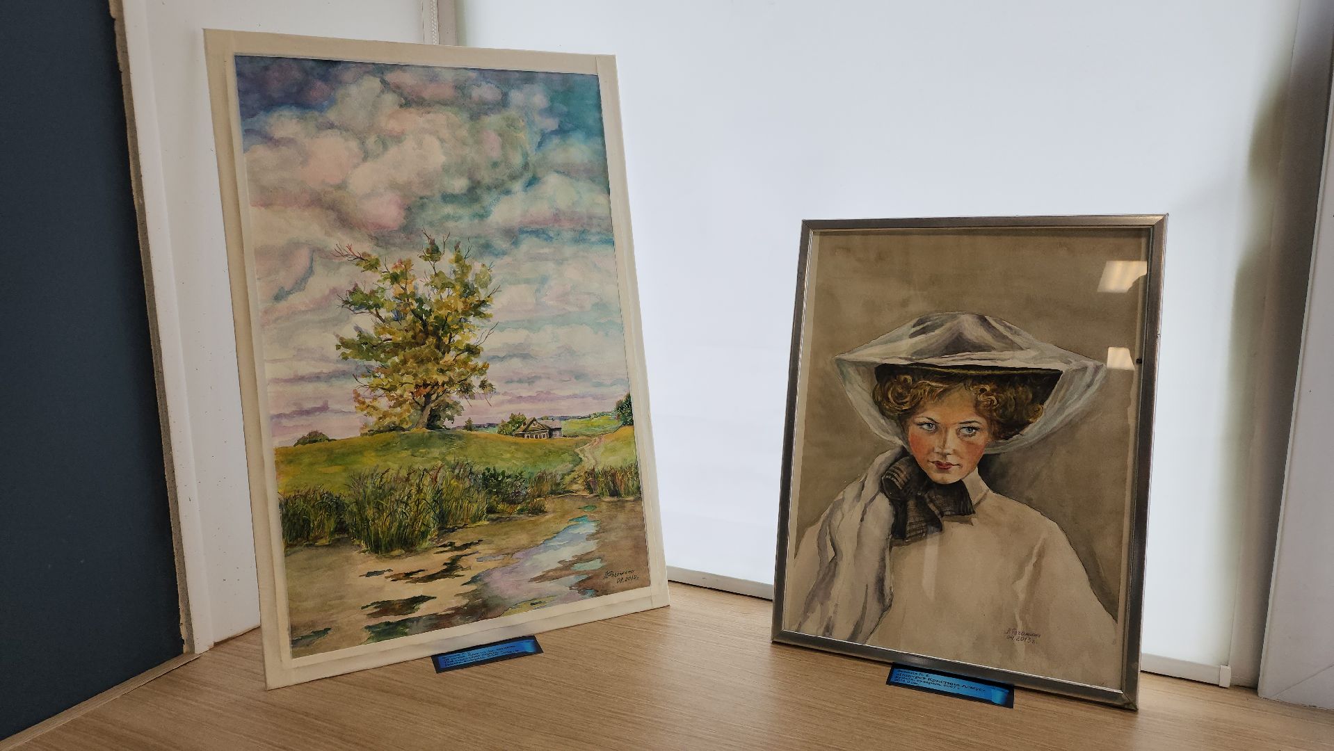 библиотека, день россии, художественная выставка, жостово, городецкая роспись, живопись, графика, картины маслом, художница,образ россии моей,вертикалки,