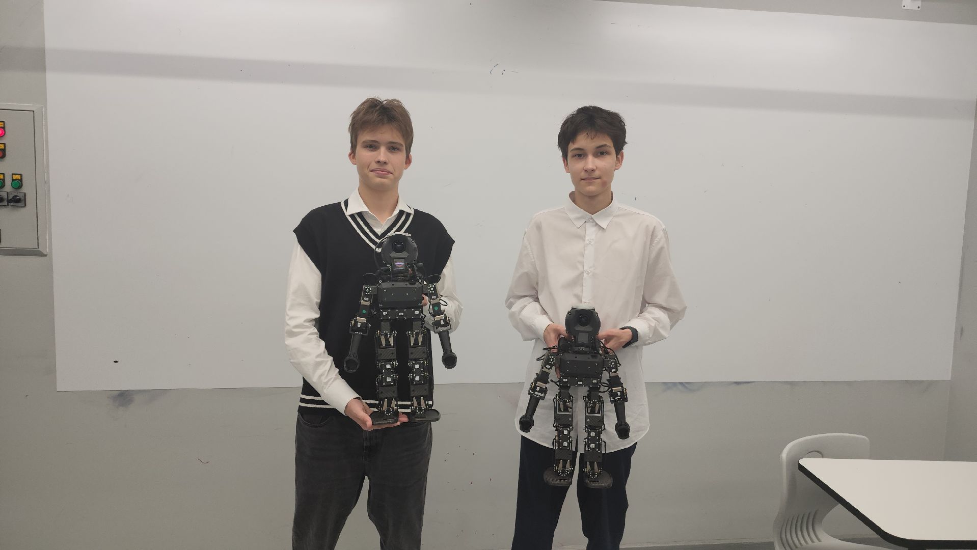 долгопрудный, робототехника, роботы, роботы-футболисты, roki-2,