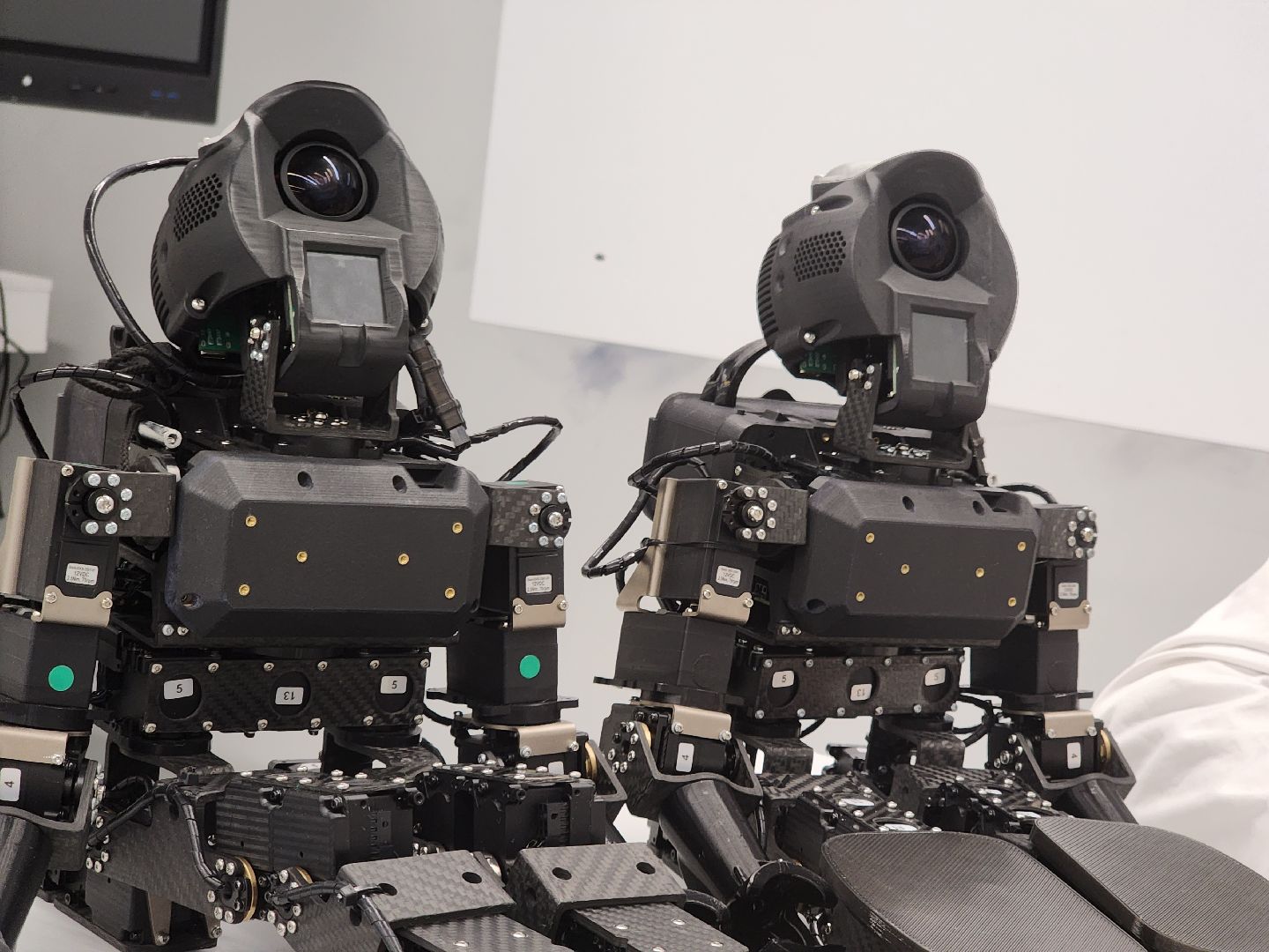 долгопрудный, робототехника, роботы, роботы-футболисты, roki-2,