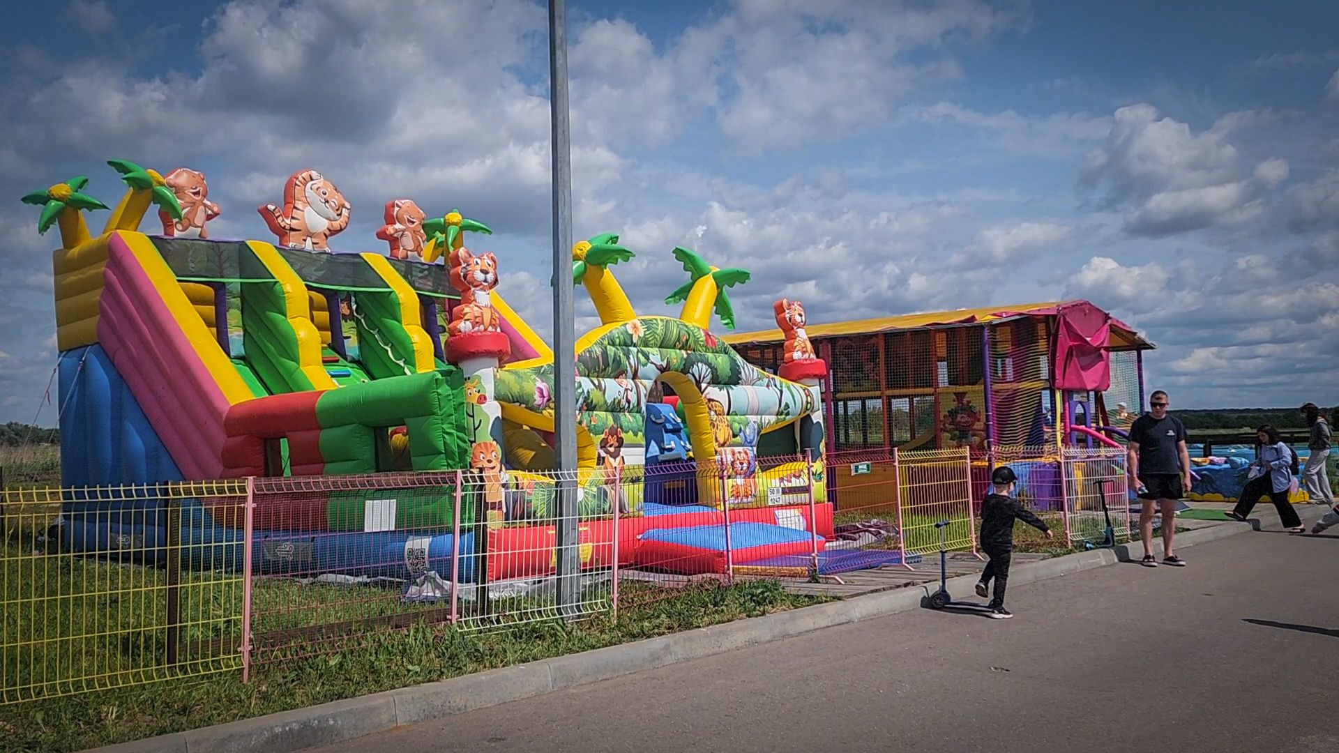 бронницы, парк Бронницкий Луг , парк аттракционов в Бронницах , 5d кинотеатр в Бронницах , дети,