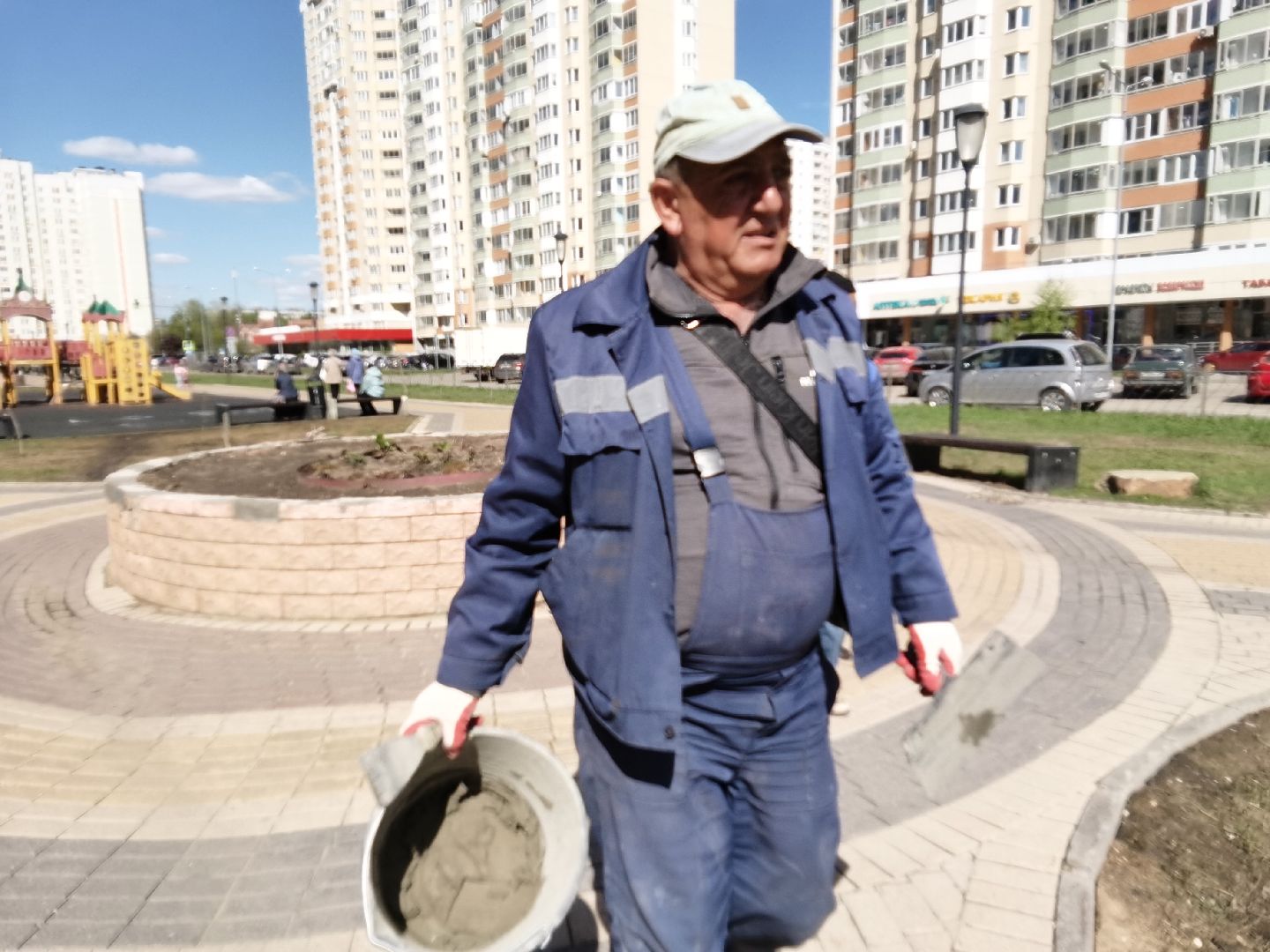 Балашиха, Благоустройство Балашиха, клумбы, растения, цветы, деревья, Гинкго Билоба, косметический ремонт, сквер на проспекте Героев