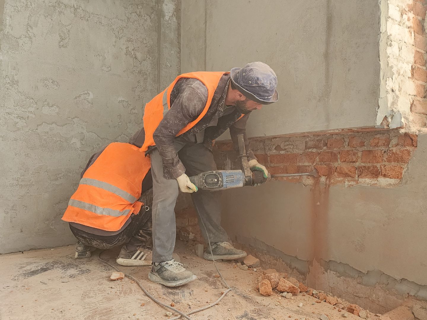 серпухов, подмосковье, заливка полов, капремонт дворца культуры,