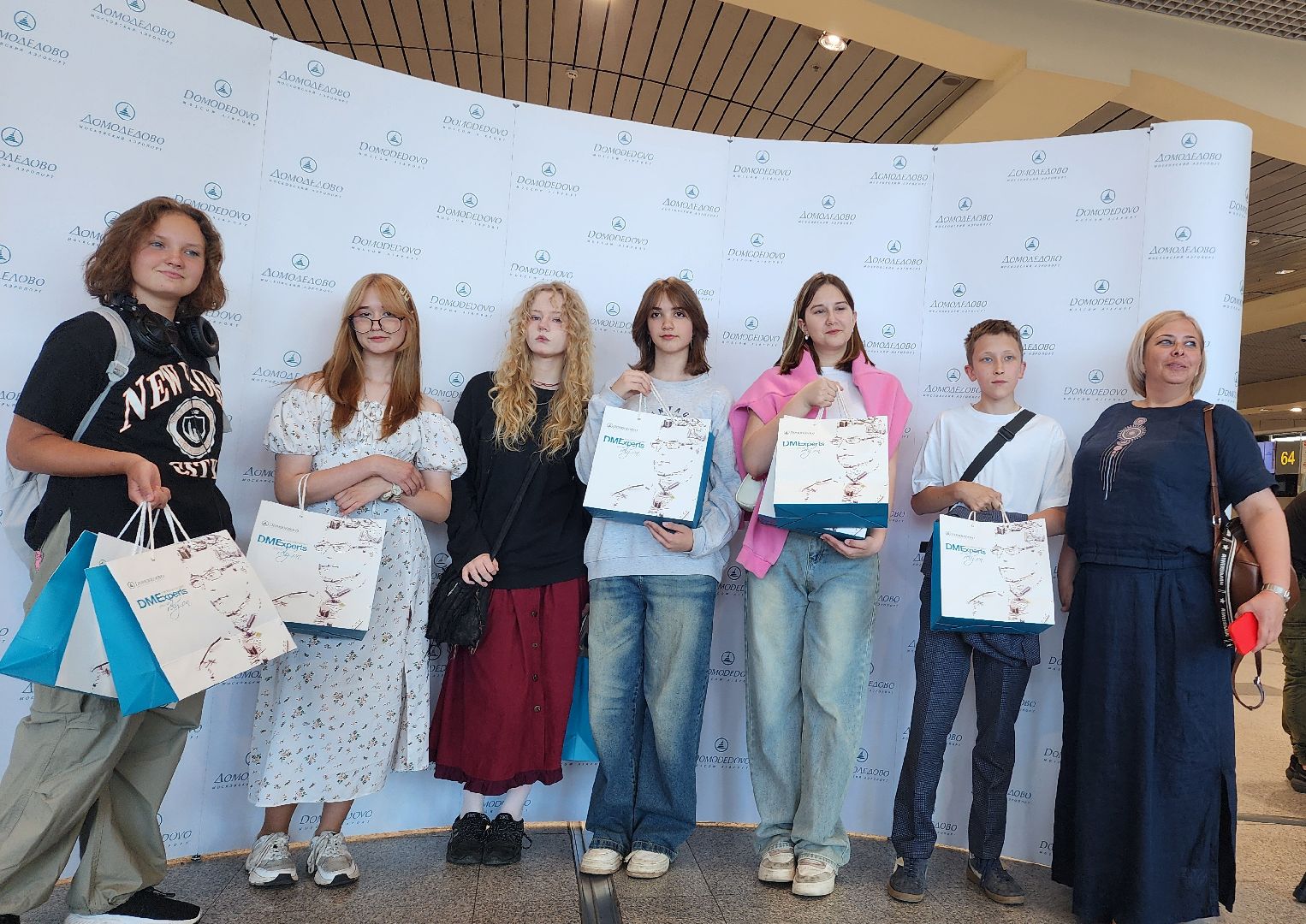 домодедово, подмосковье,  культура, аэропорт, фольклор, праздник, программа, день россии, флешмоб, танцы, гуляния, история, россия,