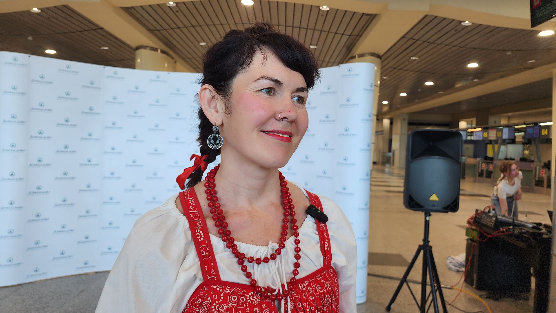 культура, фольклор, ансамбль, коллектив, русские традиции, россия , день россии, домодедово, аэроопорт, аэропорт домодедово, концерт, флаг россии, флешмоб, подмосковье,