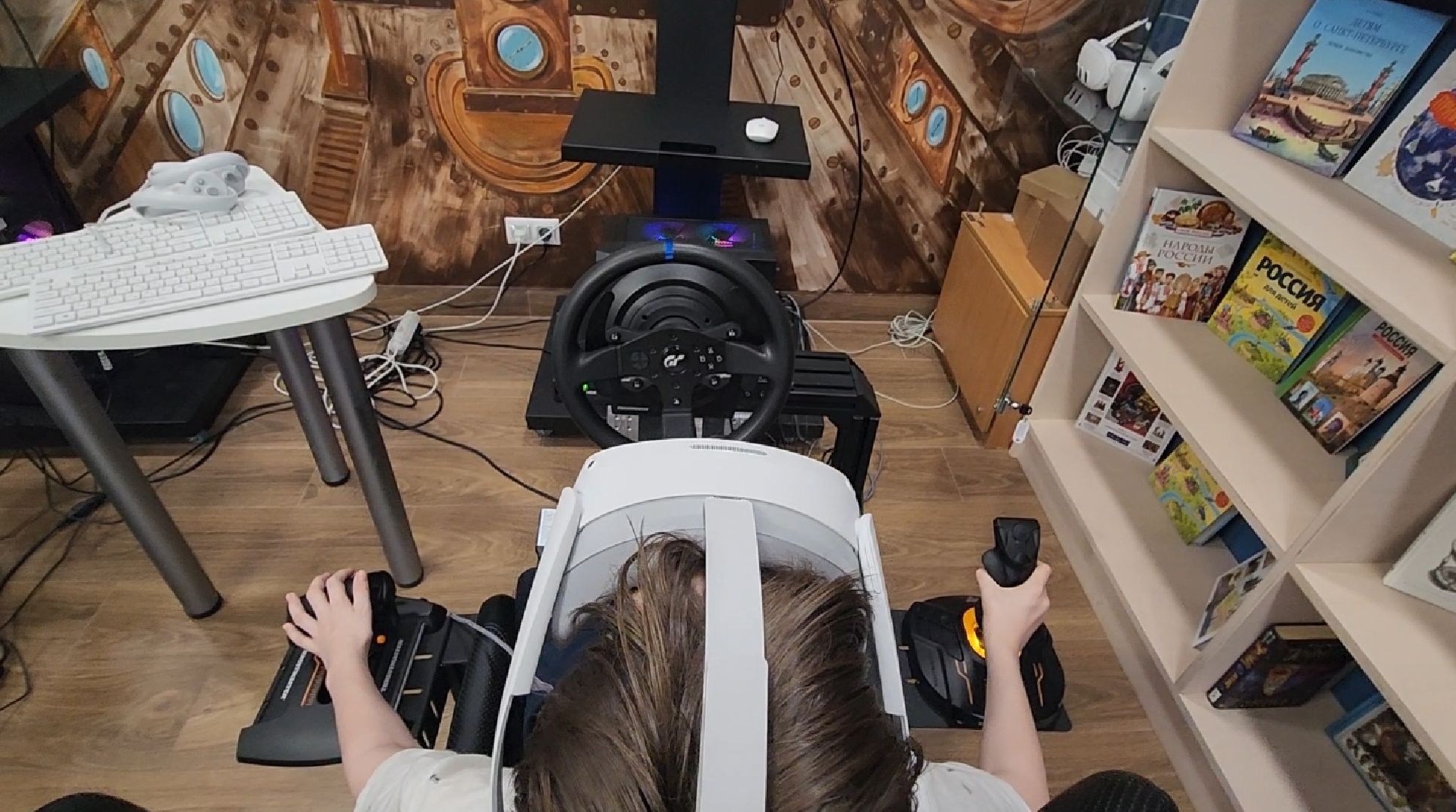 геймерские кресла, кресло-авиасимулятор, симулятор гонок, vr в библиотеке, центральная модельная библиотека, vr-шлем, дети, долгопрудный,