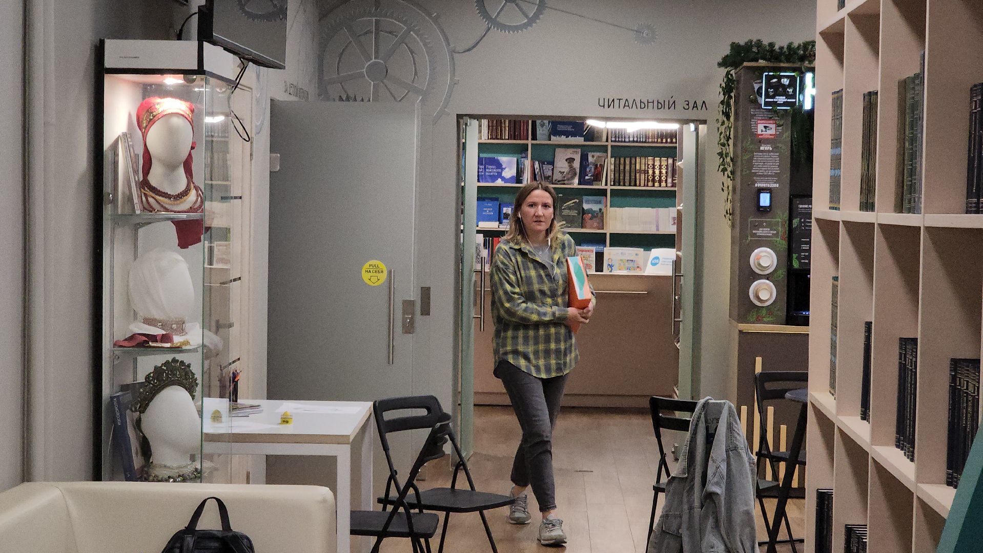 геймерские кресла, кресло-авиасимулятор, симулятор гонок, vr в библиотеке, центральная модельная библиотека, vr-шлем, дети, долгопрудный,