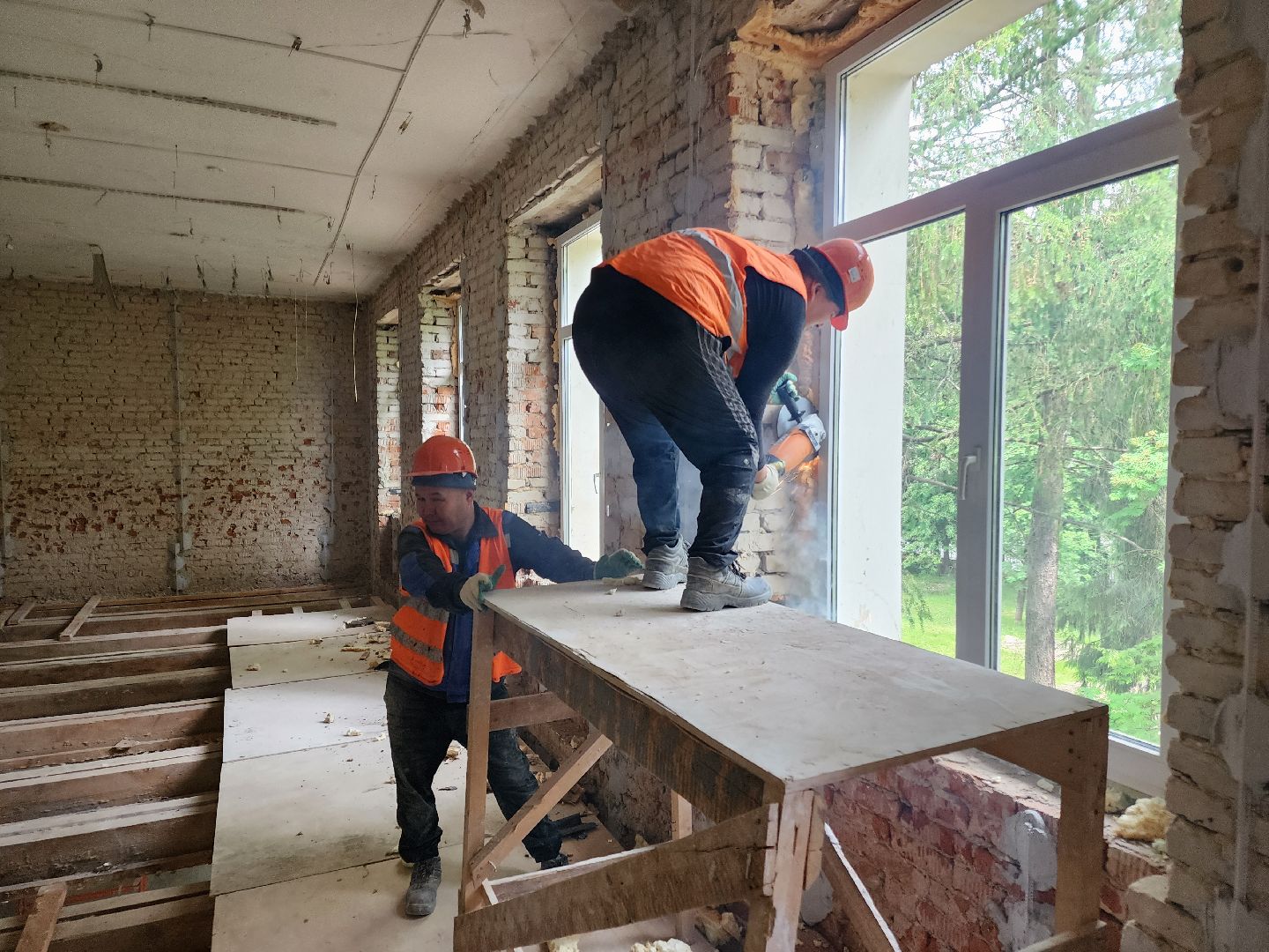 чехов, улица чехова, центр детского творчества, капитальный ремонт, реконструкция, обновление, внутренняя отделка, выравнивание стен, оштукатуривание стен, трассировка стен, демонтажные работы, фасадные и кровельные работы,замена инженерных сетей, госпрограмма московской области,