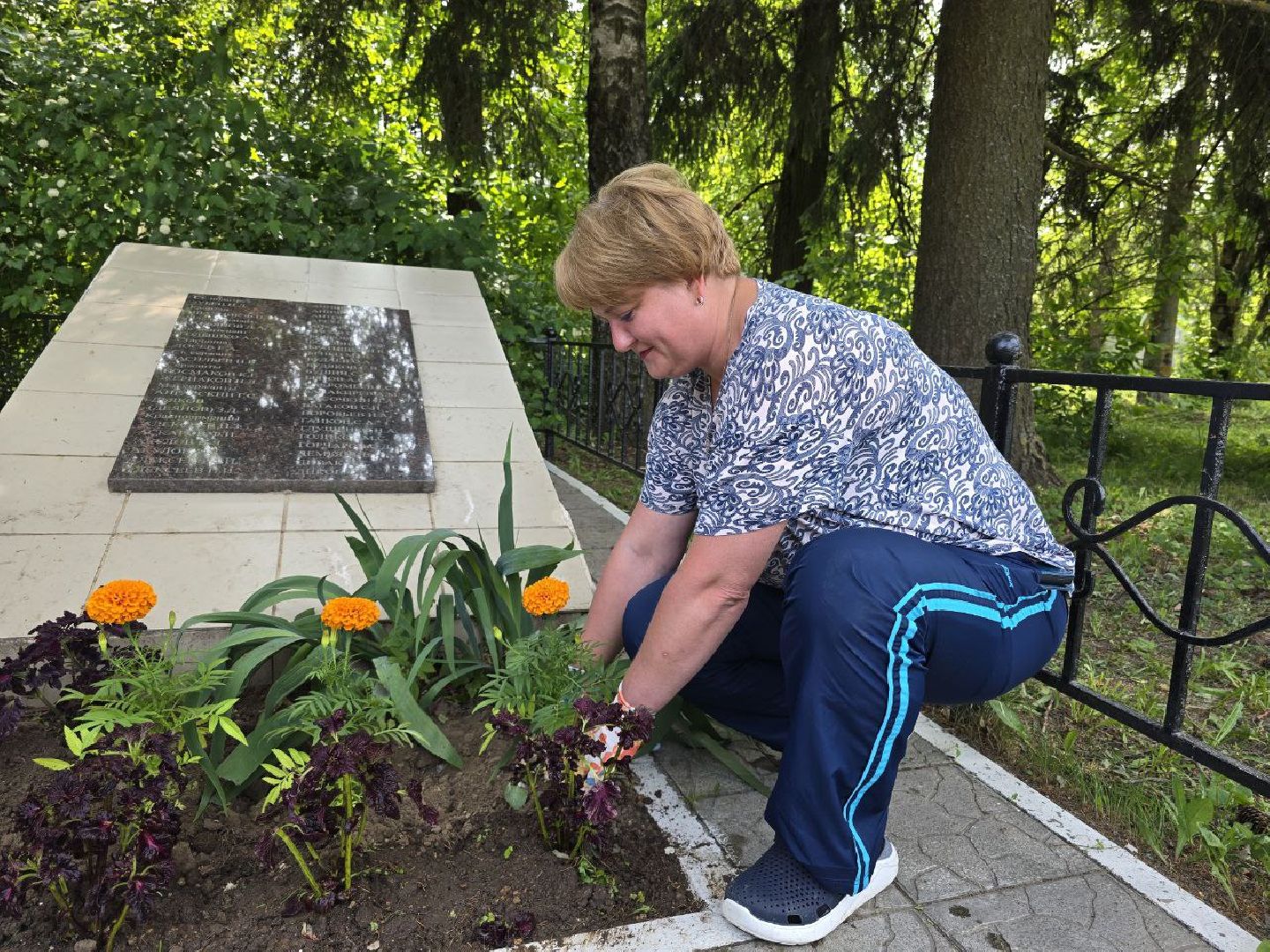 можайск, можайский муниципальный округ, подмосковье, благоустройство, однолетние цветы, посадка,