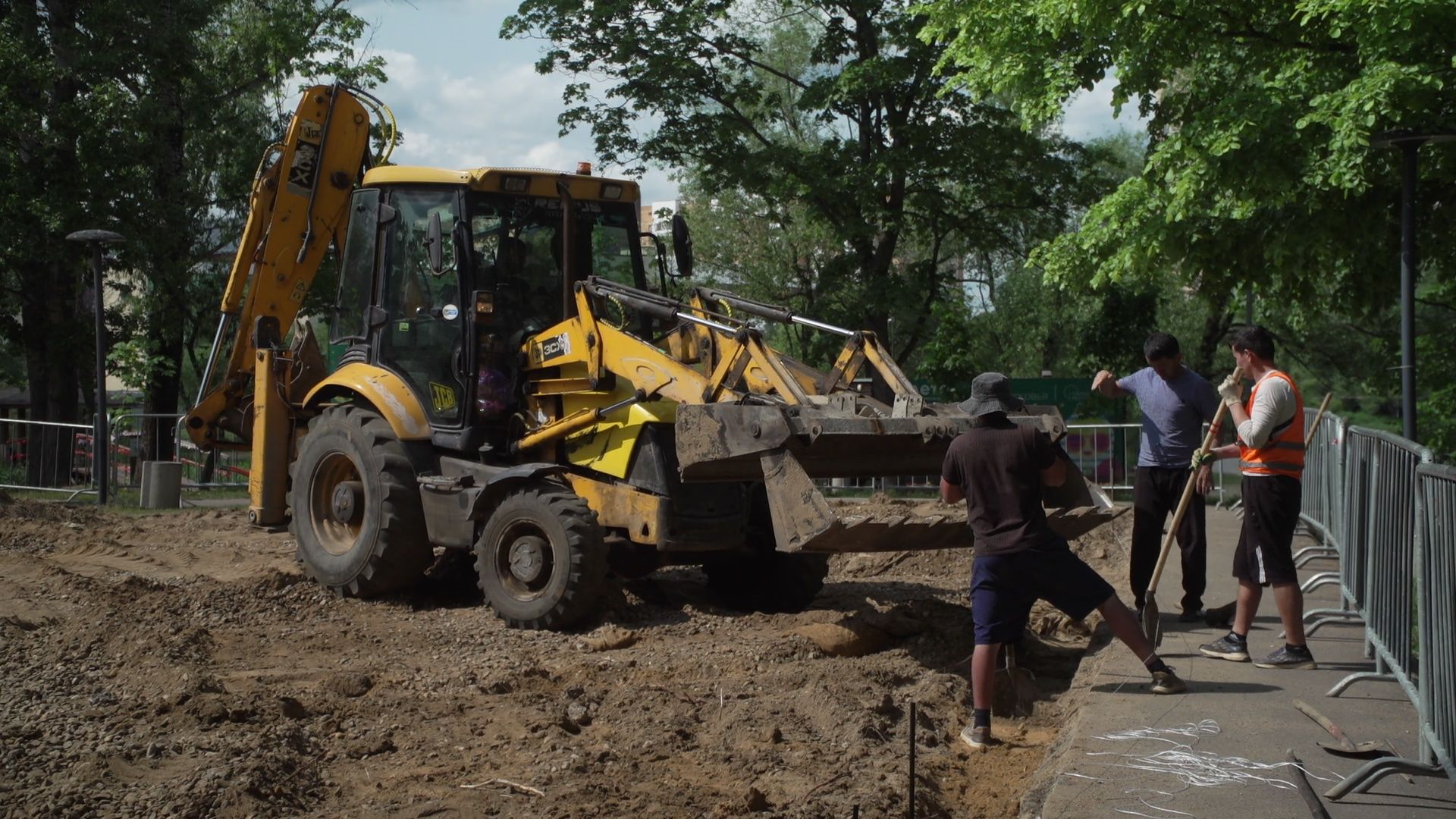 Реутов, парк, фабричный пруд, площадка для детей,