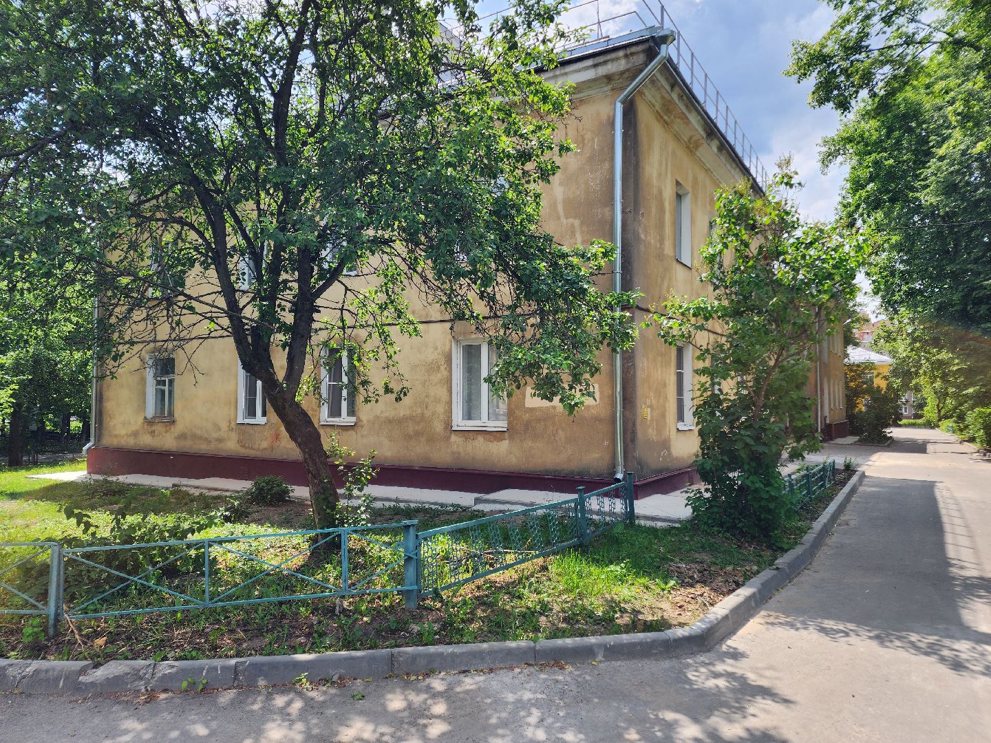 чехов,  улица ильича 33, жилой дом, капитальный ремонт фундамента, капремонт отмостки и цоколя, укрепление и усиление фундамента, реконструкция, обновление, инженерные сети, благоустройство двора, фонд капитального ремонта московской области,