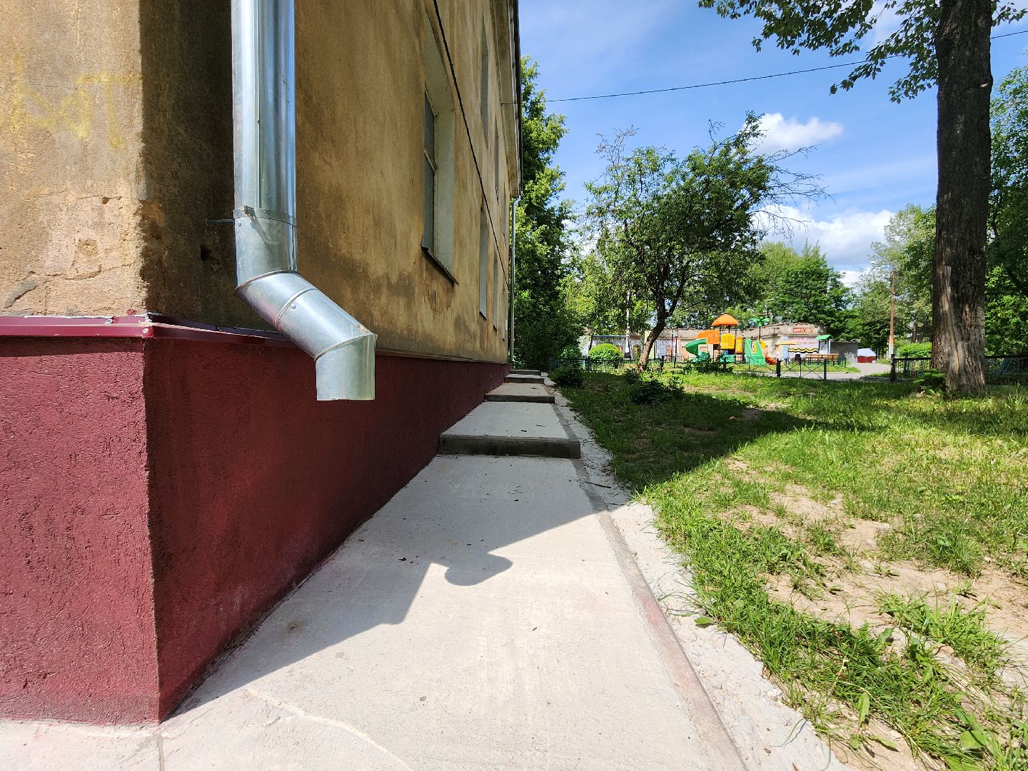 чехов,  улица ильича 33, жилой дом, капитальный ремонт фундамента, капремонт отмостки и цоколя, укрепление и усиление фундамента, реконструкция, обновление, инженерные сети, благоустройство двора, фонд капитального ремонта московской области,