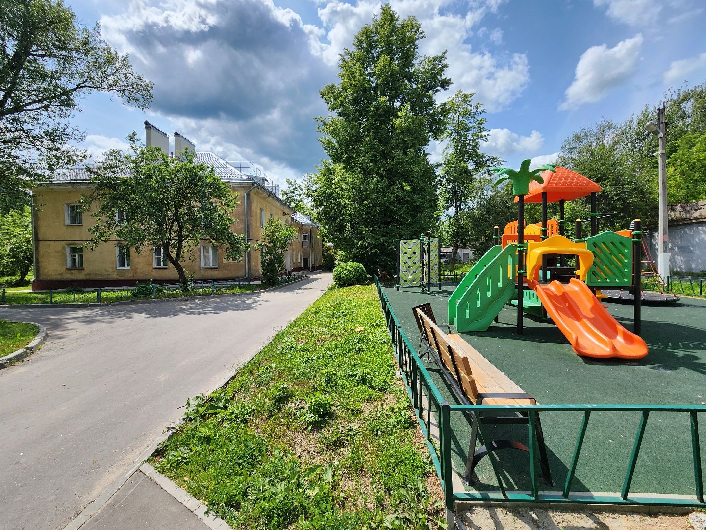 чехов,  улица ильича 33, жилой дом, капитальный ремонт фундамента, капремонт отмостки и цоколя, укрепление и усиление фундамента, реконструкция, обновление, инженерные сети, благоустройство двора, фонд капитального ремонта московской области,