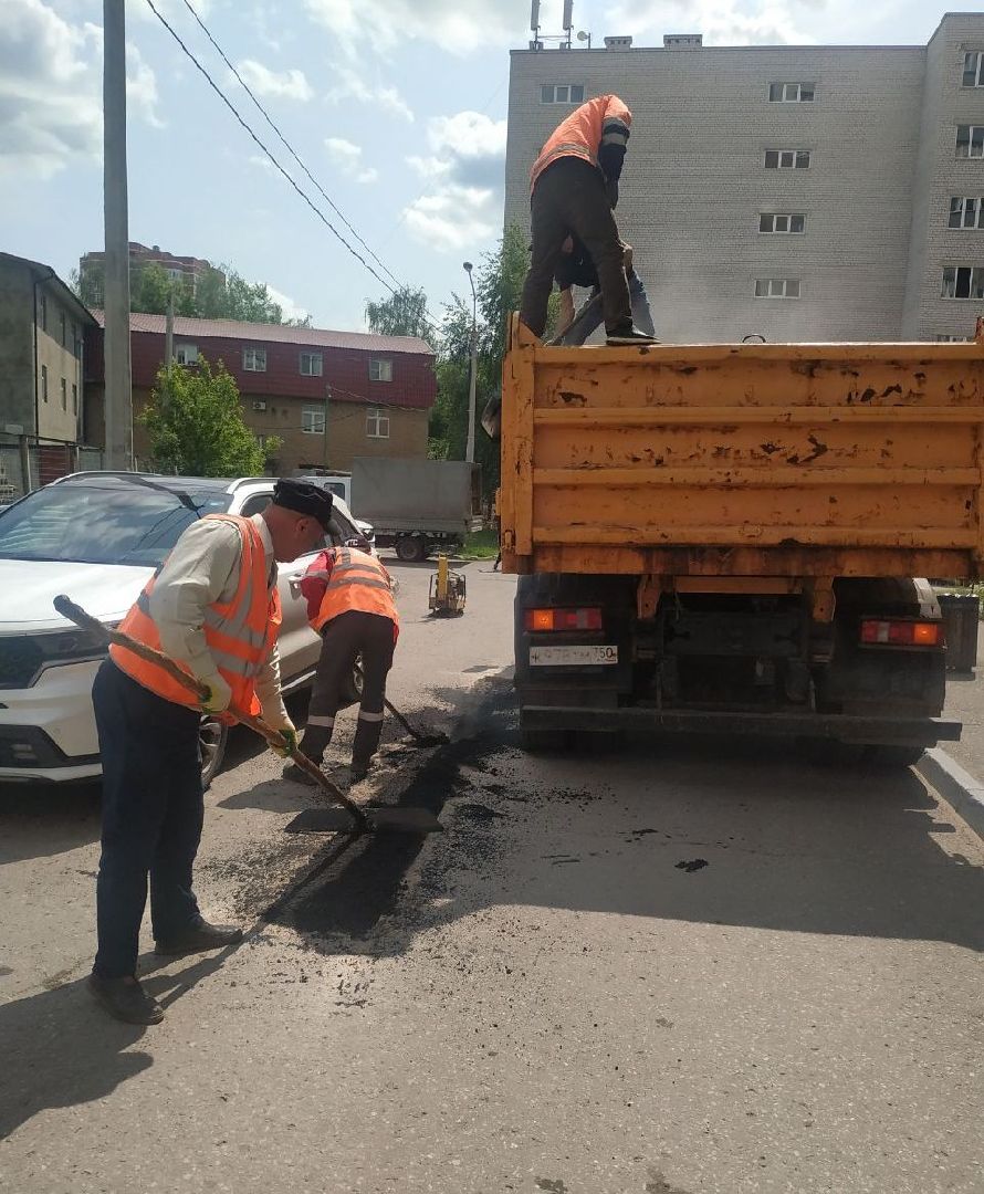 ивантеевка, вертикалки, ямочный ремонт, внутриквартальная дорога, проезд, ямы на дорогах, коммунальная служба,