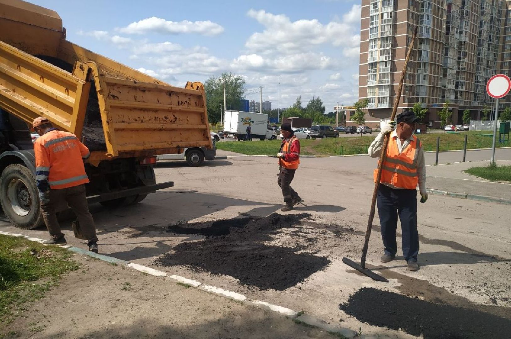 ивантеевка, вертикалки, ямочный ремонт, внутриквартальная дорога, проезд, ямы на дорогах, коммунальная служба,