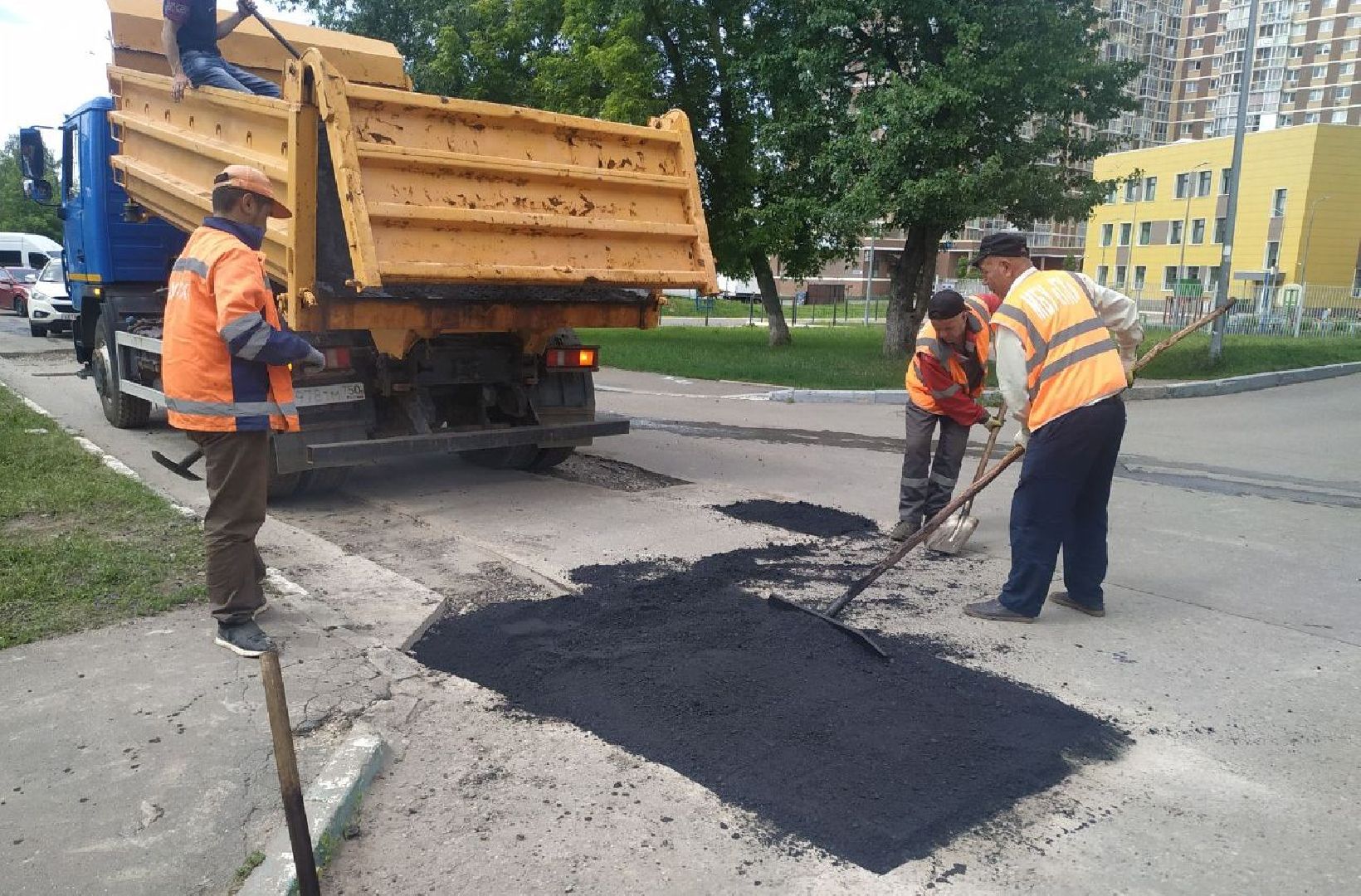 ивантеевка, вертикалки, ямочный ремонт, внутриквартальная дорога, проезд, ямы на дорогах, коммунальная служба,