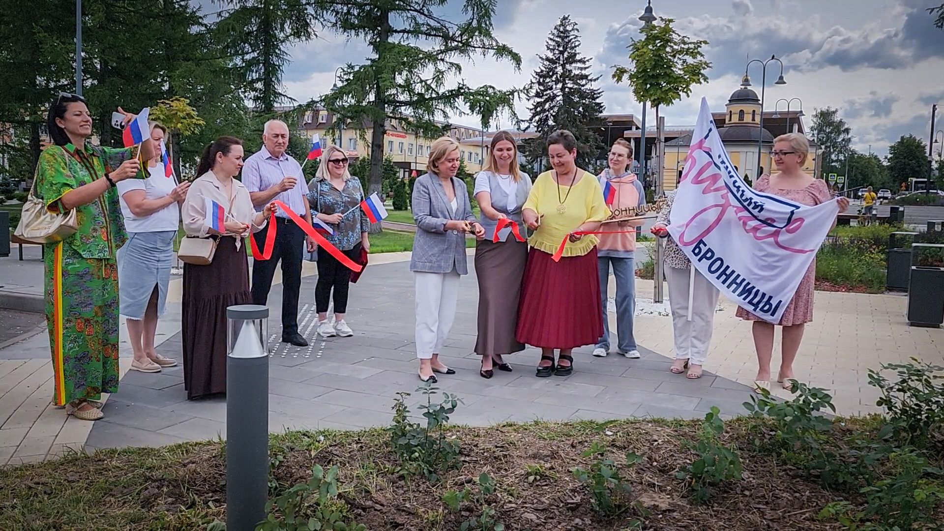 бронницы, союз Содействие женскому предпринимательству , Нежная клумба , новый цветник на площади имени Тимофеева ,
