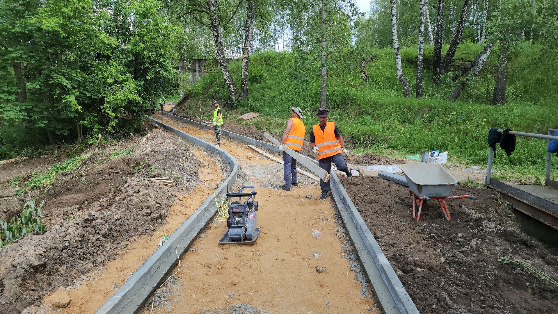 кашира, благоустройство, тротуар, пешеходная дорога, тесна, железная дорога,