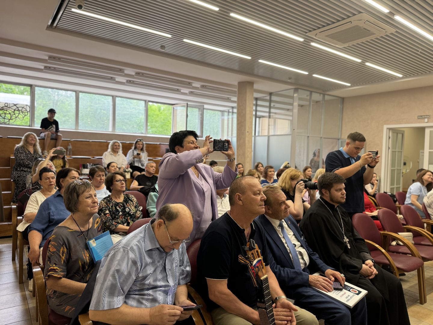 презентация книги, ленинский городской округ,  писатель алексей плотников , библиотека видного,