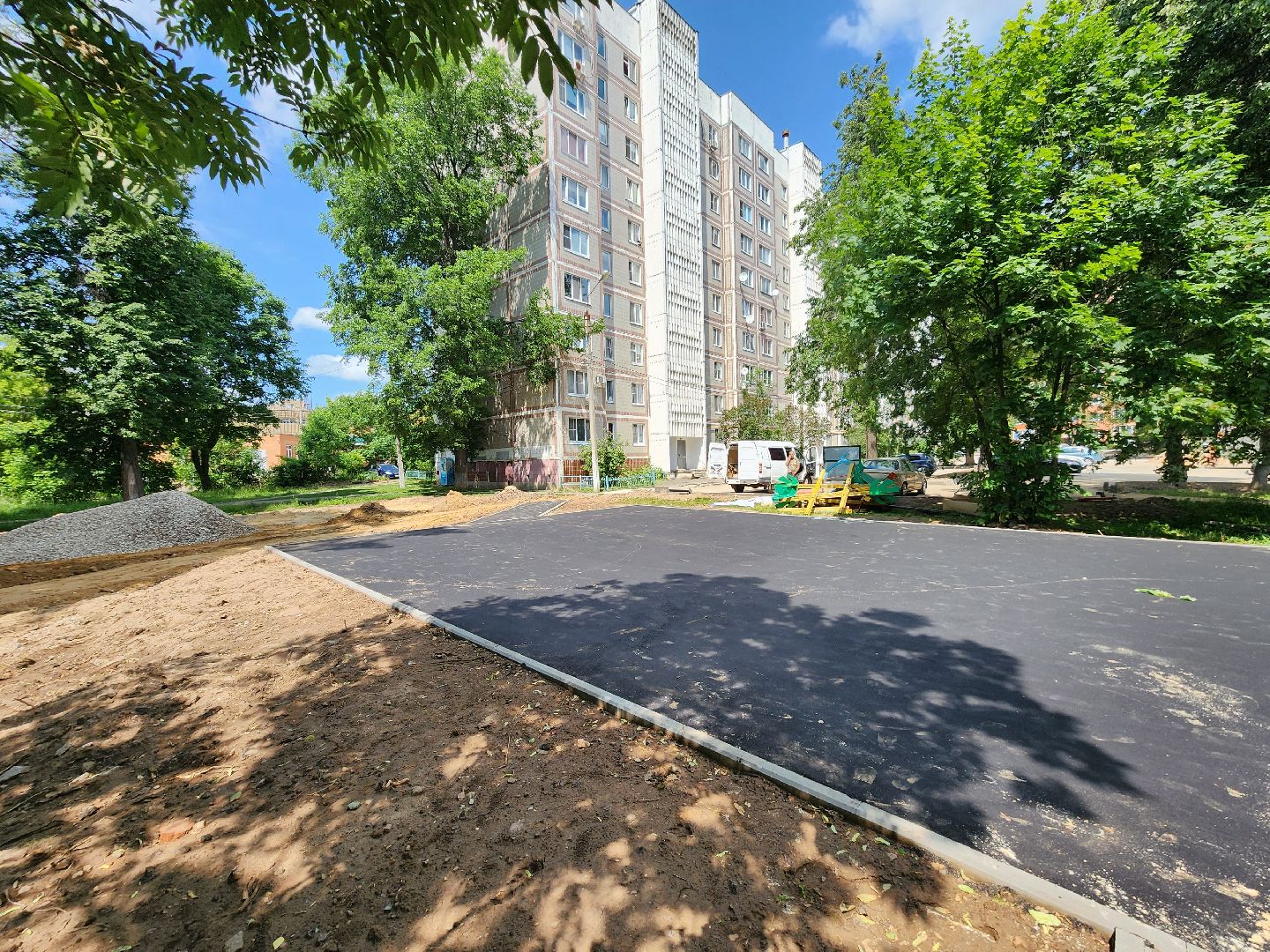 чехов, улица дружбы, комплексное благоустройство двора, парковки, автостоянки, детские и спортивные площадки, проезды, зоны отдыха, пешеходные дорожки, госпрограмма московской области, формирование комфортной городской среды,
