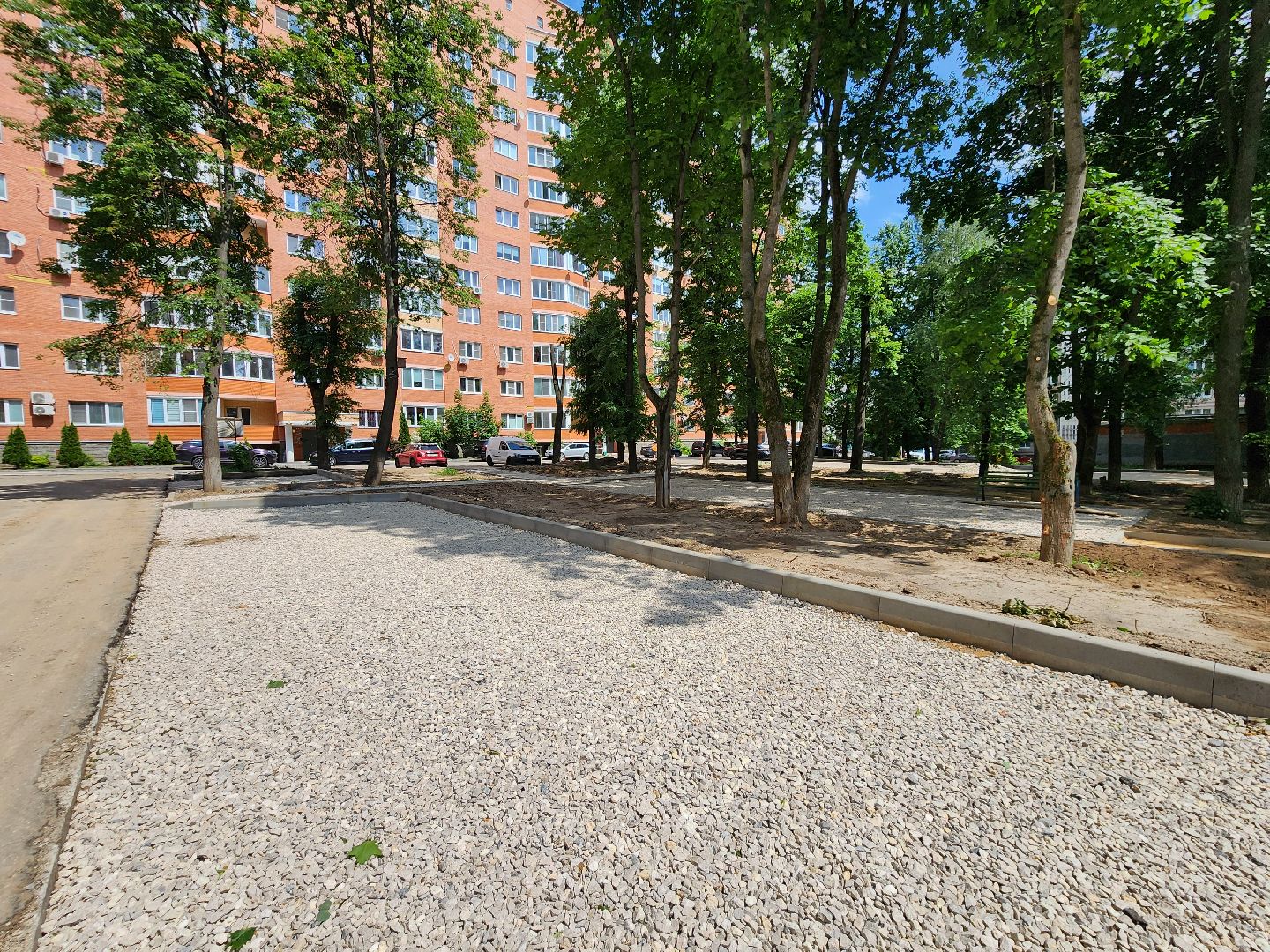 чехов, улица дружбы, комплексное благоустройство двора, парковки, автостоянки, детские и спортивные площадки, проезды, зоны отдыха, пешеходные дорожки, госпрограмма московской области, формирование комфортной городской среды,