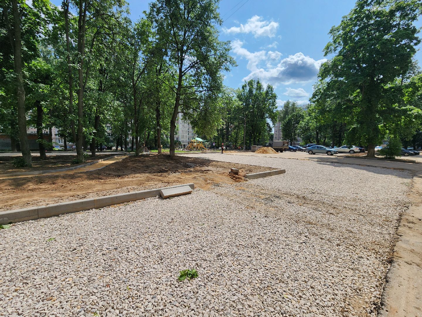 чехов, улица дружбы, комплексное благоустройство двора, парковки, автостоянки, детские и спортивные площадки, проезды, зоны отдыха, пешеходные дорожки, госпрограмма московской области, формирование комфортной городской среды,