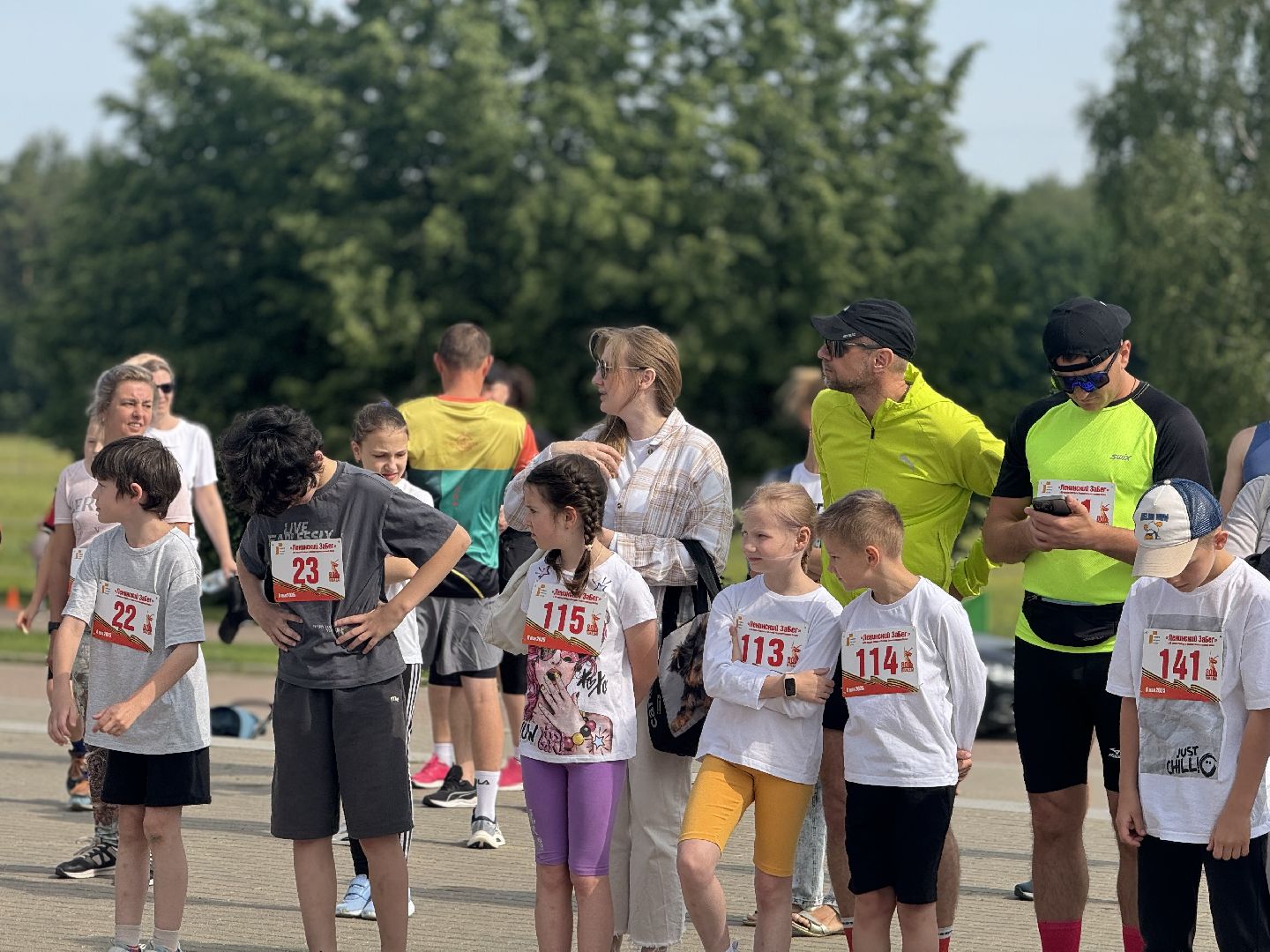 ленинский забег, музей заповедник горки ленинские, спортсмены, бегуны, день россии, 80 лет победе,