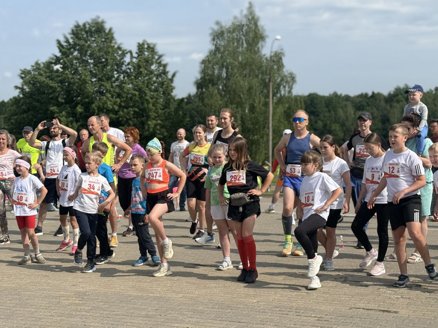 ленинский забег, музей заповедник горки ленинские, спортсмены, бегуны, день россии, 80 лет победе,