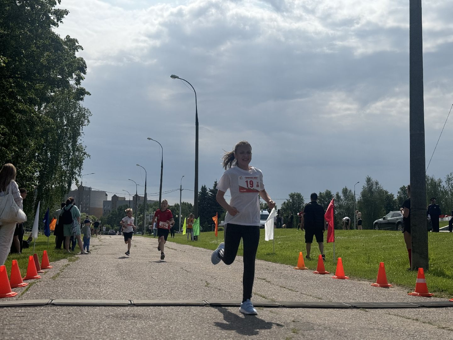 ленинский забег, музей заповедник горки ленинские, спортсмены, бегуны, день россии, 80 лет победе,