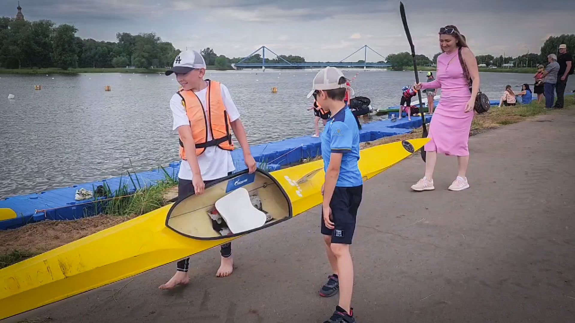 бронницы, день россии 2025, соревнования на байдарках и каноэ , дети,