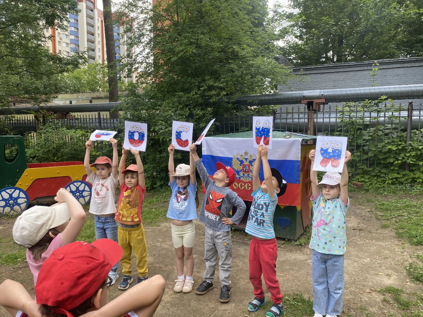 день россии, праздник власиха, школа попова власиха, дошколята власиха, государственный праздник, триколор,