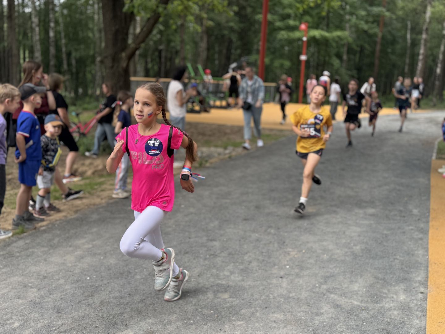 забег в честь дня россии, день россии, балашиха, вишняковский парк,