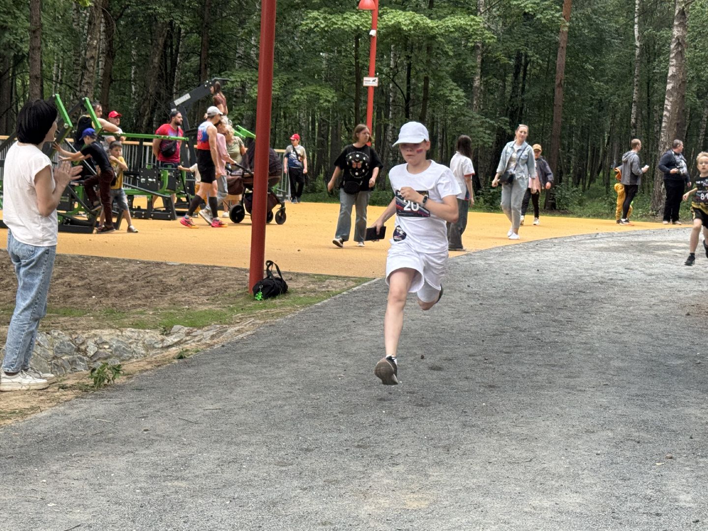 забег в честь дня россии, день россии, балашиха, вишняковский парк,