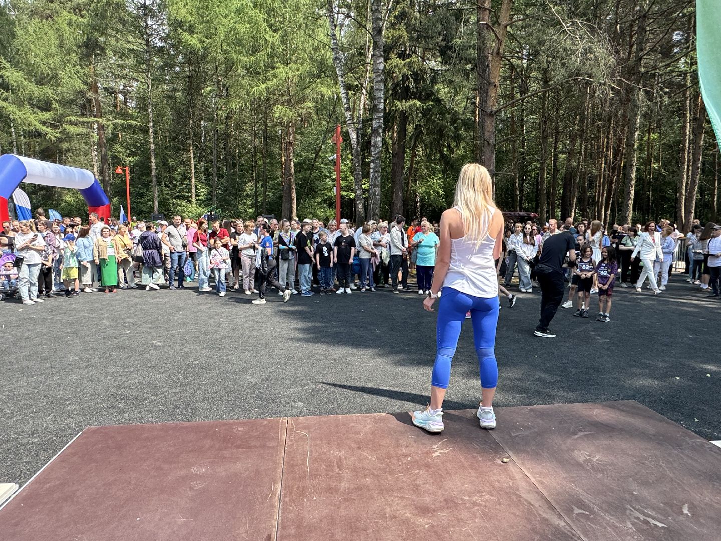 забег в честь дня россии, день россии, балашиха, вишняковский парк,